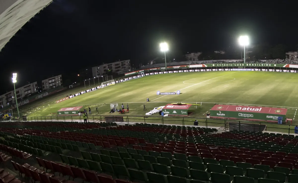 Fluminense e Santos duelam no Luso-Brasileiro por vaga no G-8 do Brasileirão