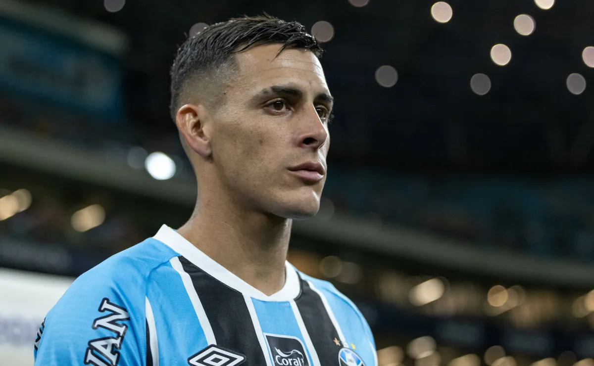 Grêmio mantém contato para renovar com Pavón mesmo com interesse do Boca Juniors