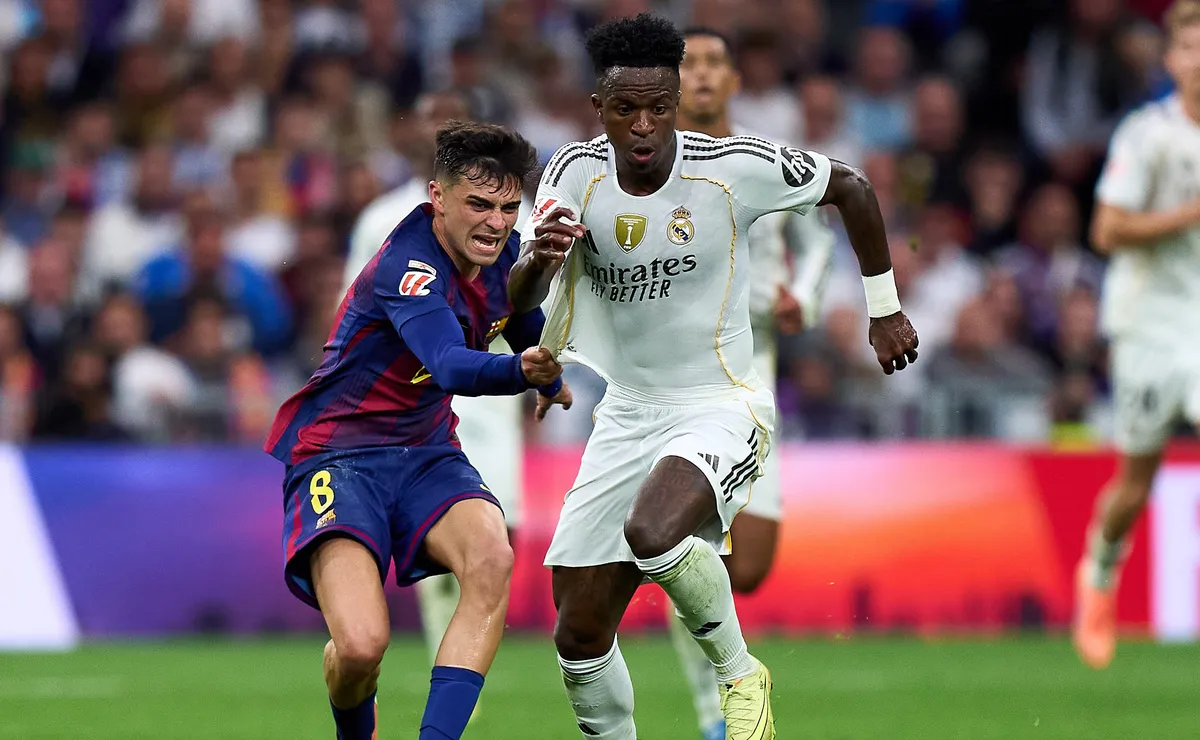 Real Madrid em crise tenta barrar título histórico do Barcelona