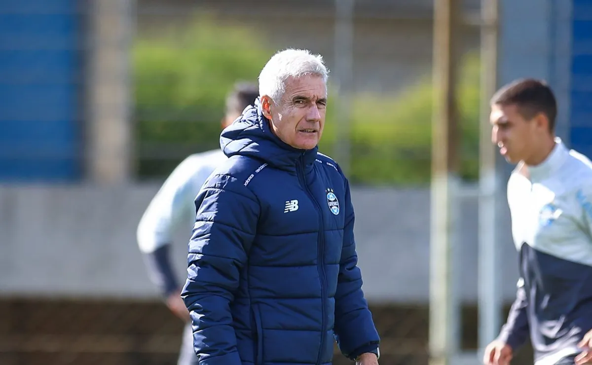 Luís Castro mira surpreender Leonardo Jardim em Grêmio x Flamengo com esquema diferente
