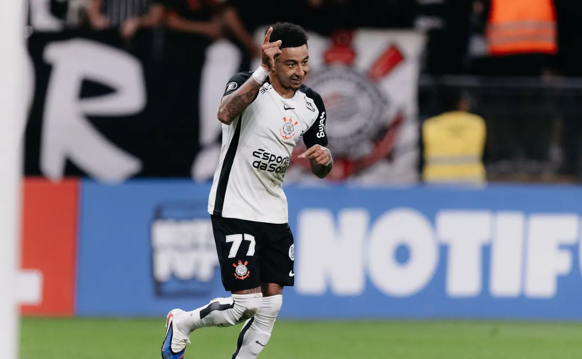 Lingard elogia Diniz e compara técnico a Ferguson antes de Corinthians x São Paulo