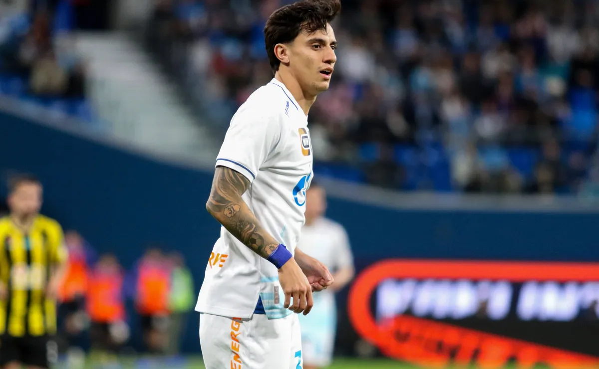 Interesse do Zenit por Matheuzinho liga alerta no Corinthians