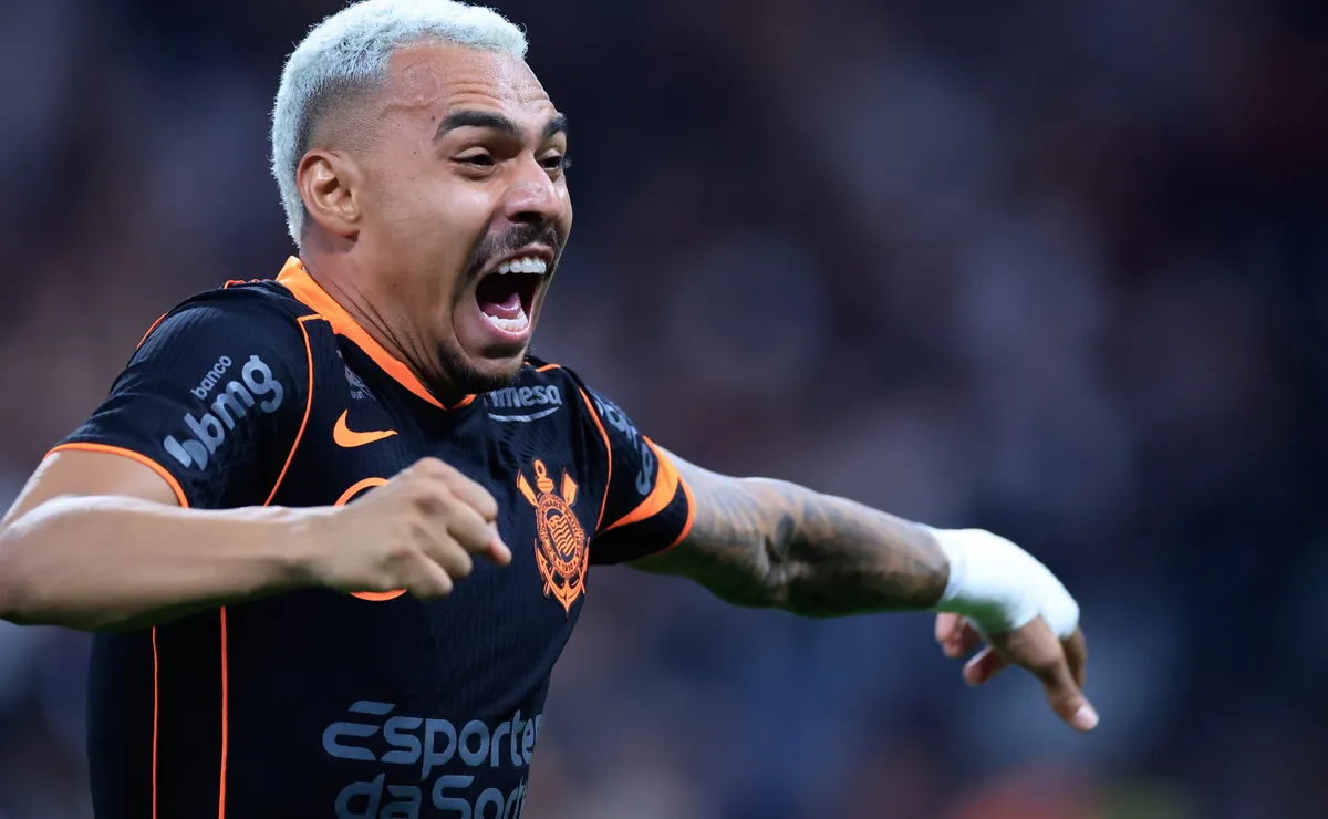 Interesse do Zenit por Matheuzinho liga alerta no Corinthians