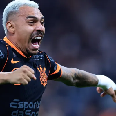 Matheuzinho vira alvo do Zenit e Corinthians aguarda proposta