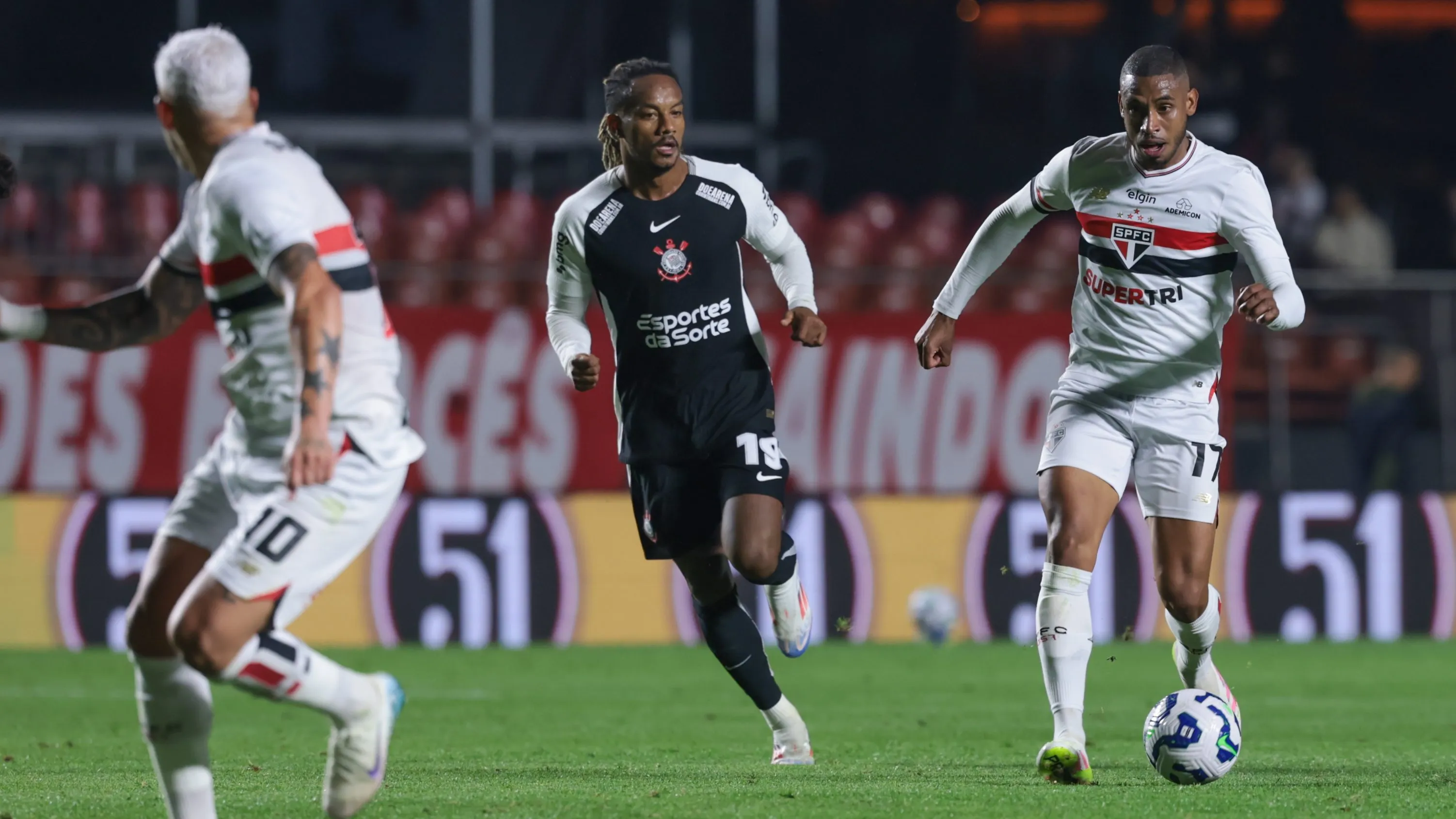 André Silva jogador do Sao Paulo durante partida contra o Corinthians no estadio Morumbi pelo campeonato Brasileiro A 2025. Foto: Marcello Zambrana/AGIF
