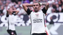 SP - SAO PAULO - 18/01/2026 - PAULISTA 2026, CORINTHIANS X SAO PAULO - Matheuzinho jogador do Corinthians lamenta durante partida contra o Sao Paulo no estadio Arena Corinthians pelo campeonato Paulista 2026. Foto: Ettore Chiereguini/AGIF
