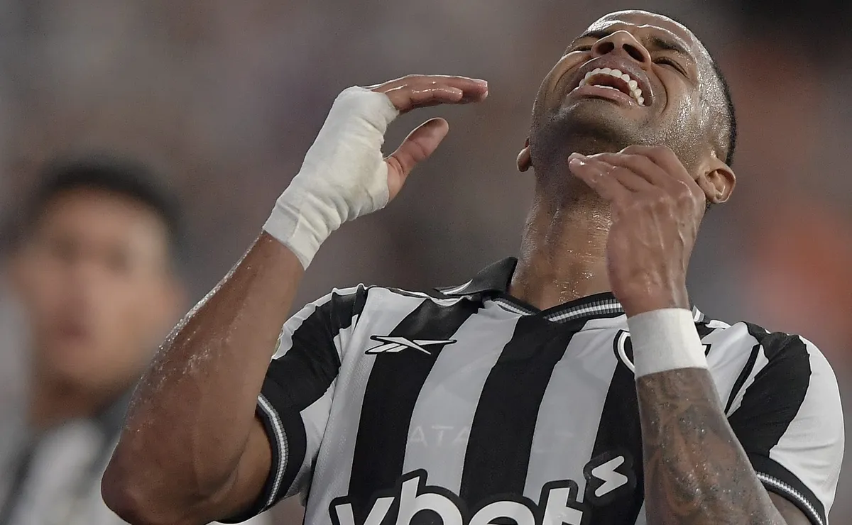Emprestado pelo Atlético Mineiro, Júnior Santos desfalcará o Botafogo em duelo na Arena MRV pelo Brasileirão