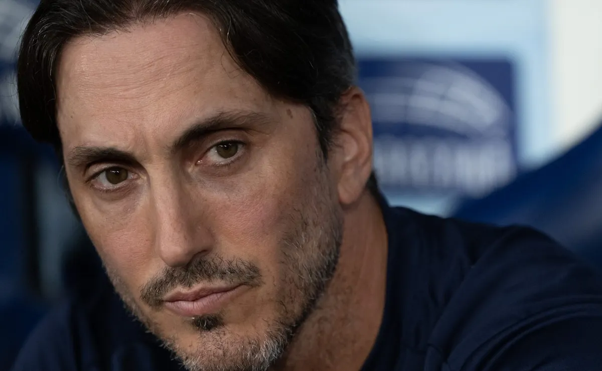 Luís Zubeldía demora para mexer, mas Fluminense arranca empate dramático contra o Vitória no Maracanã