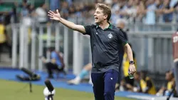 Fernando Seabra enaltece nível técnico do Internacional, mas lamenta empate sofrido pelo Coritiba. Foto: Roberto Vinicius/AGIF