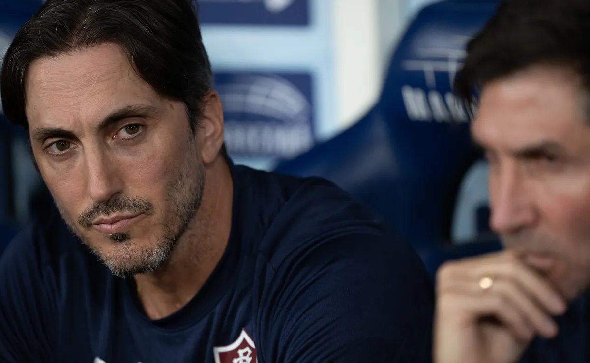 Pressionado no Fluminense, Zubeldía volta a ouvir críticas semelhantes às recebidas no São Paulo