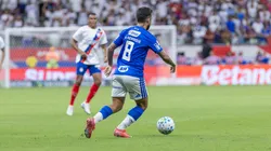 Matheus Henrique, jogador do Cruzeiro, durante partida contra o Bahia no estadio Fonte Nova pelo campeonato Brasileiro A 2026. Foto: Marcio Jose/AGIF