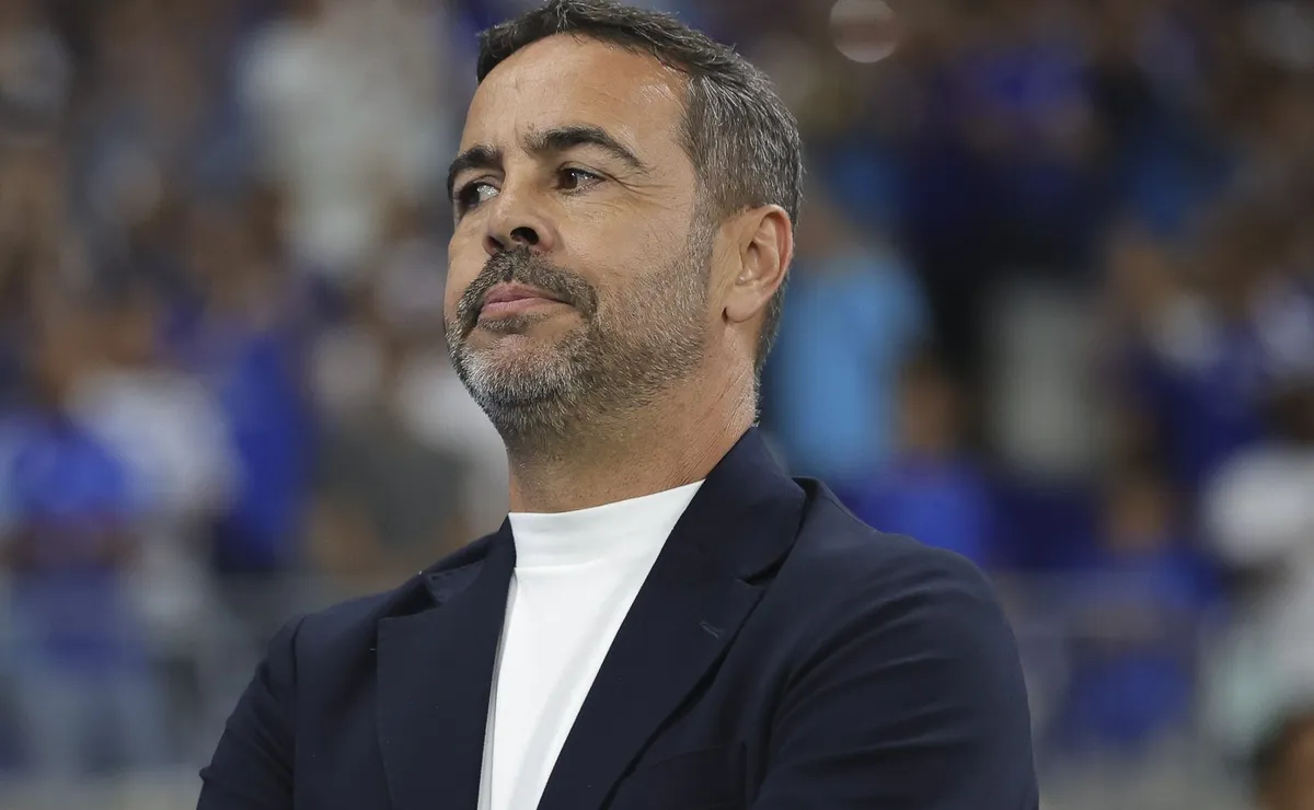 Apostas de Artur Jorge funcionam e Cruzeiro bate o Bahia de virada pelo Brasileirão