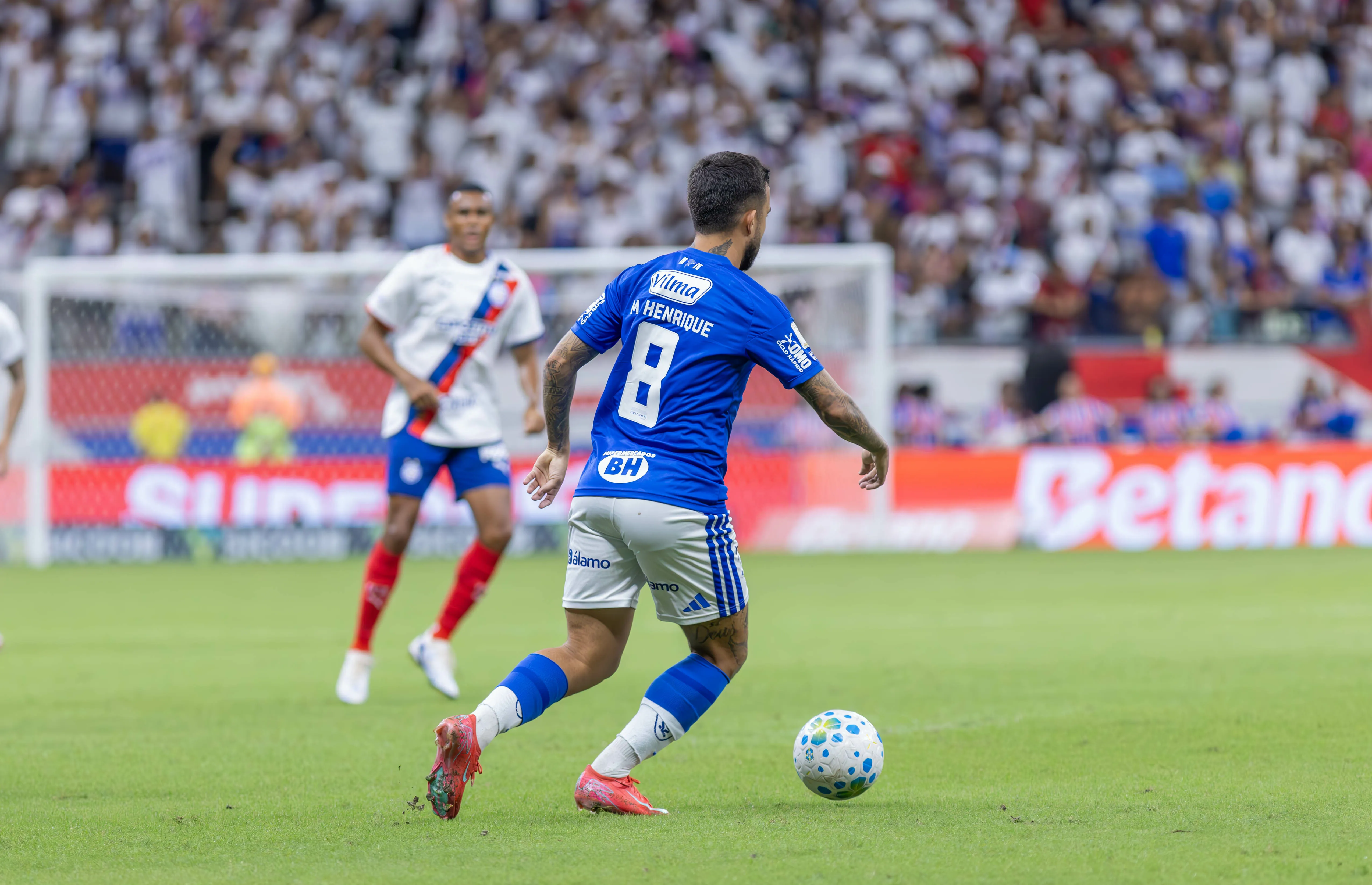 Matheus Henrique precisou ser hospitalizado contra o Bahia. Foto: Marcio Jose/AGIF