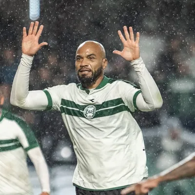 Rodrigo Moledo analisa empate entre Coritiba x Internacional