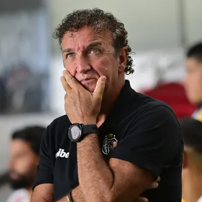 Cuca define mudança na zaga para enfrentar o RB Bragantino