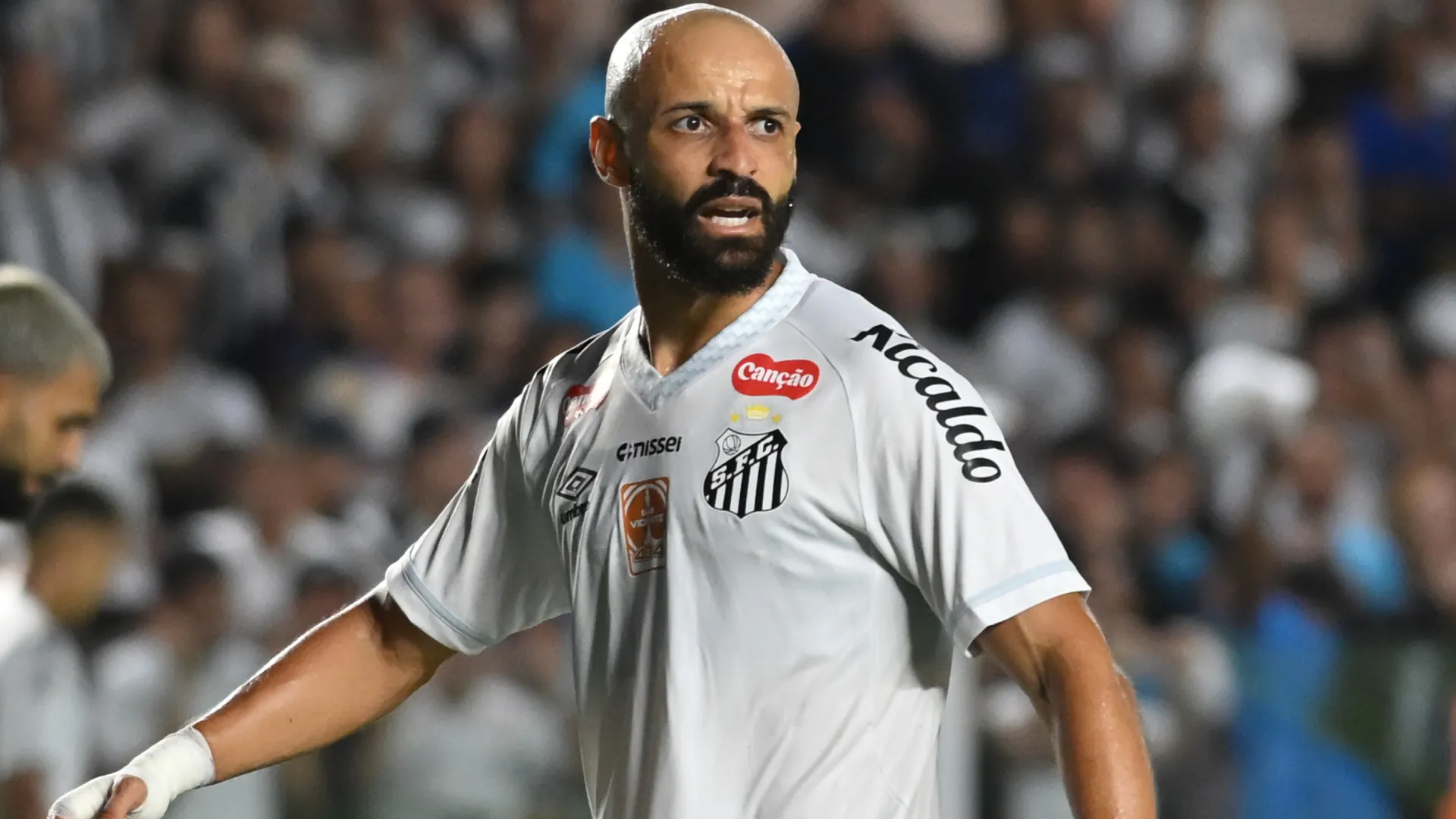 Thaciano vai desfalcar o Santos contra o RB Bragantino – Foto: Jota Erre/AGIF