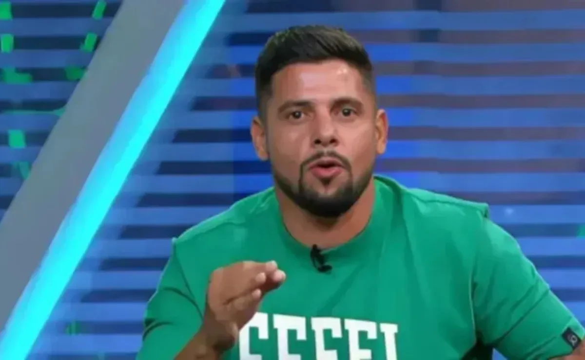 Remo x Palmeiras: Cicinho crava placar e prevê tropeço do Verdão no Brasileirão