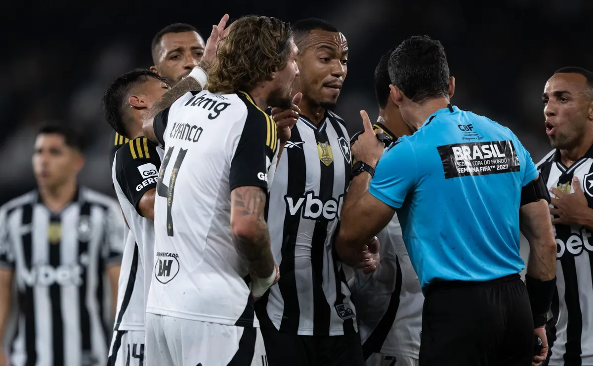 Atlético-MG e Botafogo chegam ao duelo em meio a crises e elencos desfigurados