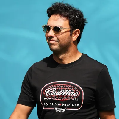Pérez reconhece luta entre Cadillac e Aston Martin para fugir da lanterna
