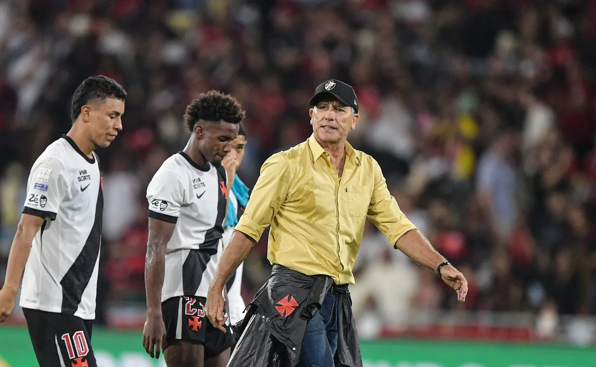 Vasco define estratégia em maratona decisiva antes da pausa da Copa do Mundo
