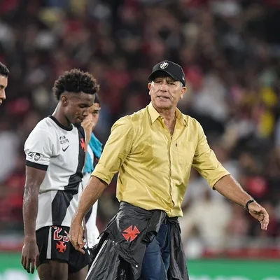 Vasco entra em reta decisiva e precisa equilibrar elenco em três competições