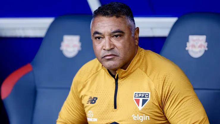 Roger Machado tecnico do Sao Paulo durante partida contra o Bahia no estadio Cicero De Souza Marques pelo campeonato Brasileiro A 2026. Foto: Marcello Zambrana/AGIF