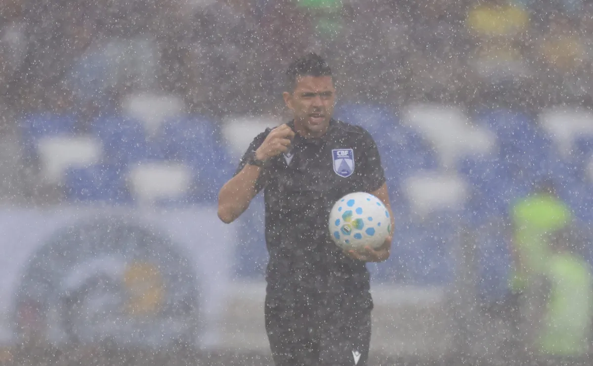 Forte chuva atrapalha Remo x Palmeiras, jogo é atrasado e recebe novo protocolo após atraso