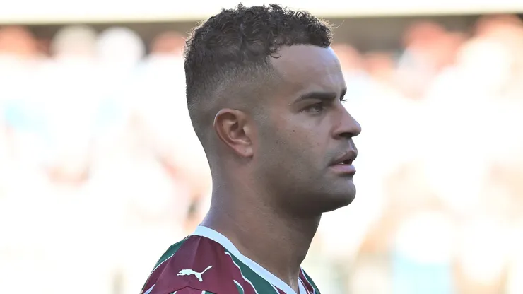Alisson jogador do Fluminense durante partida contra o Santos no estadio Vila Belmiro pelo campeonato Brasileiro A 2026. Foto: Jota Erre/AGIF