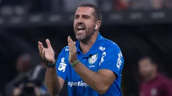 Enquanto Abel Ferreira continua suspenso, é João Martins que comanda o Palmeiras no Brasileirão