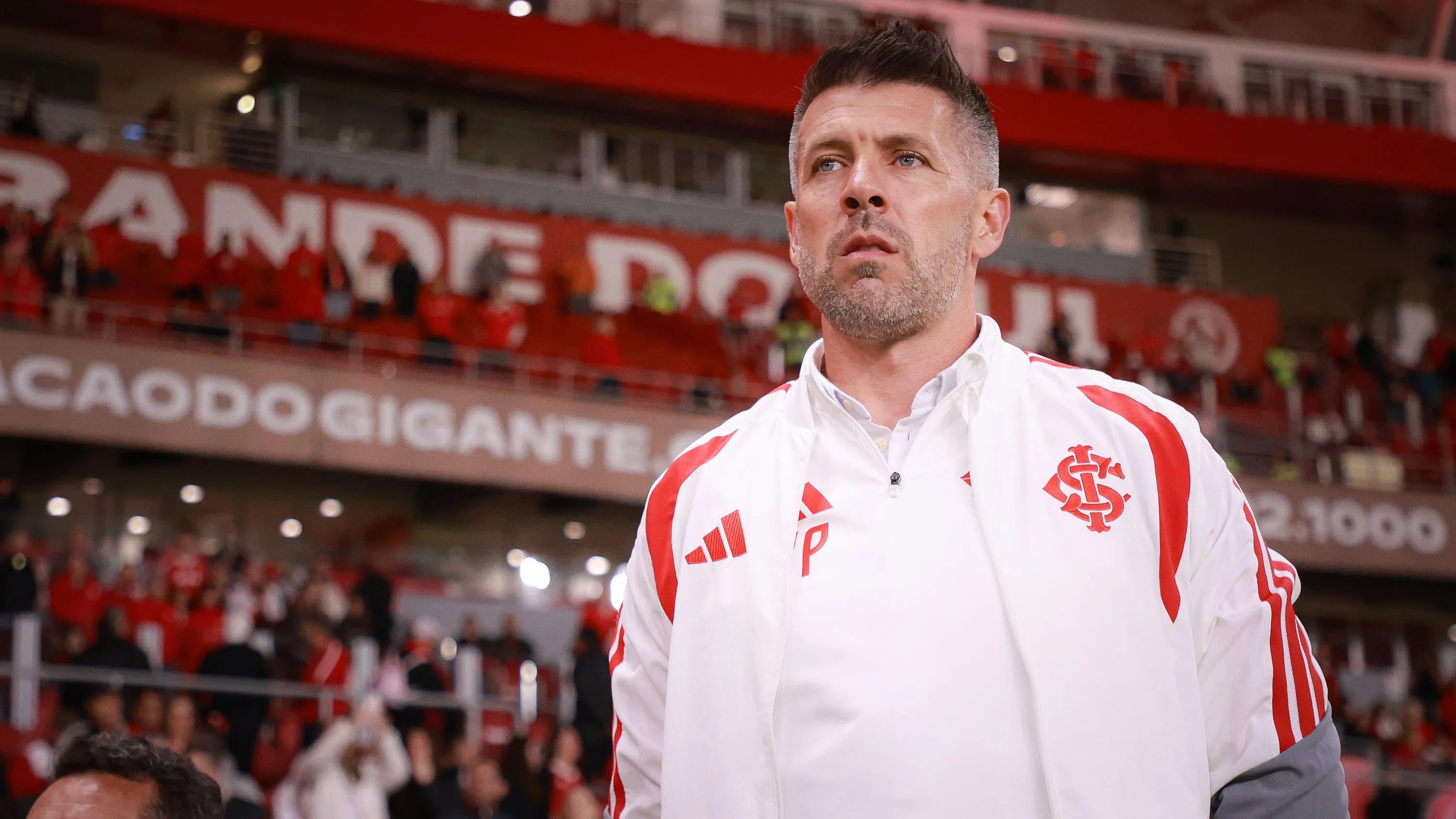 Paulo Pezzolano tecnico do Internacional durante partida contra o Fluminense no estadio Beira-Rio pelo campeonato Brasileiro A 2026. Foto: Maxi Franzoi/AGIF