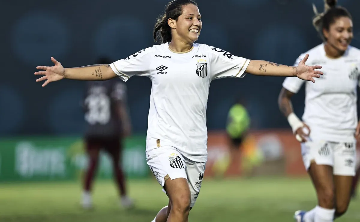 Fim do jejum: Santos bate Fluminense e encosta no G-8 do Brasileirão Feminino
