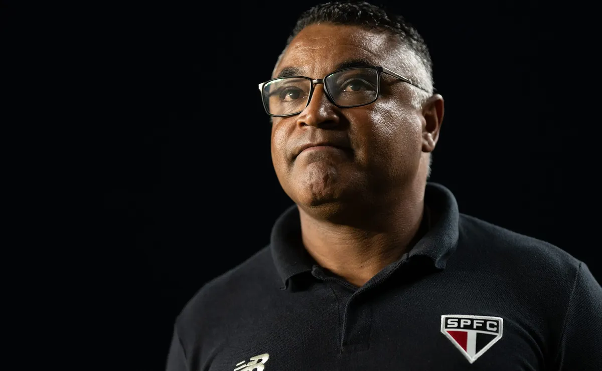 Roger Machado aposta nos pontas, mas São Paulo fica exposto na derrota para o Corinthians