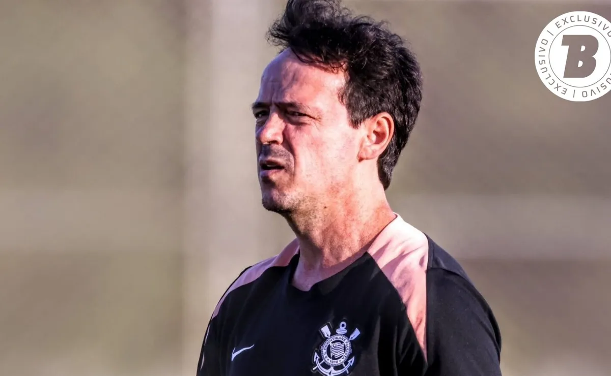 Vídeo: Fernando Diniz recebe apoio da torcida antes de vitória do Corinthians no clássico contra o São Paulo