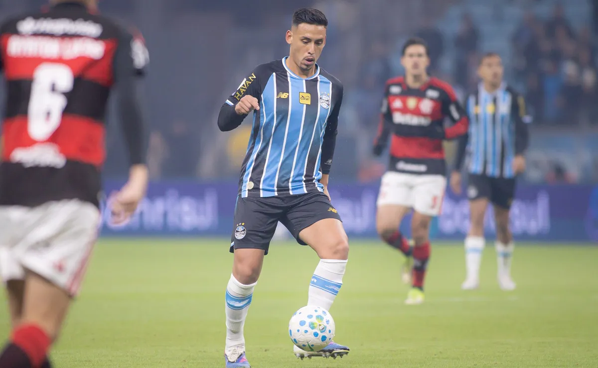 Grêmio cai de rendimento após intervalo e sofre derrota para o Flamengo no Campeonato Brasileiro