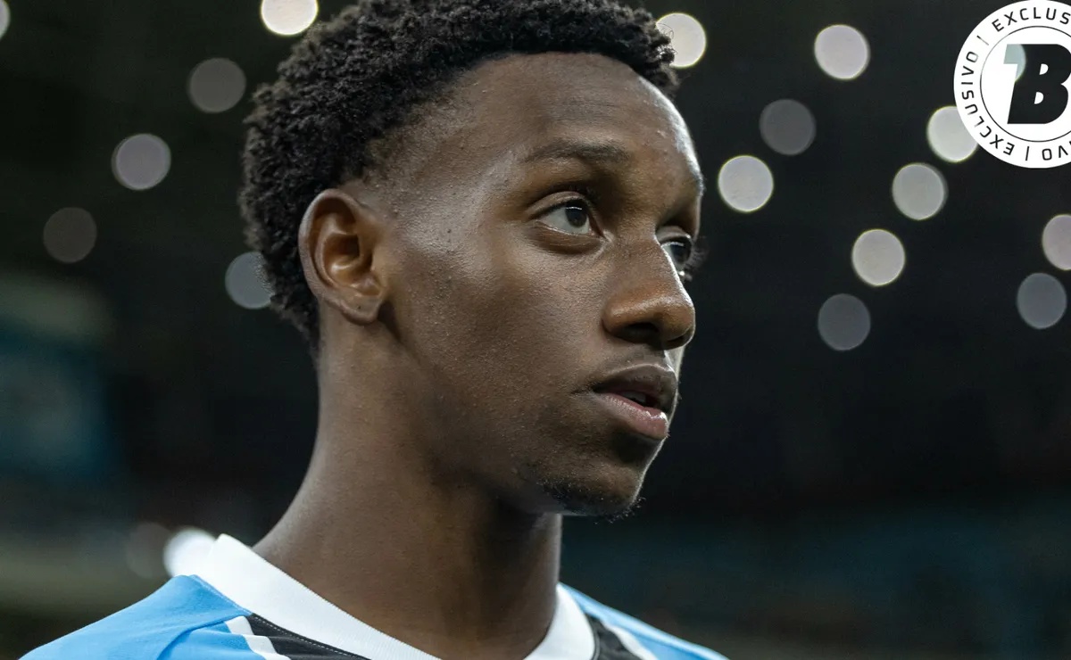 Vídeo: Gabriel Mec reage às cobranças da torcida após derrota do Grêmio para o Flamengo