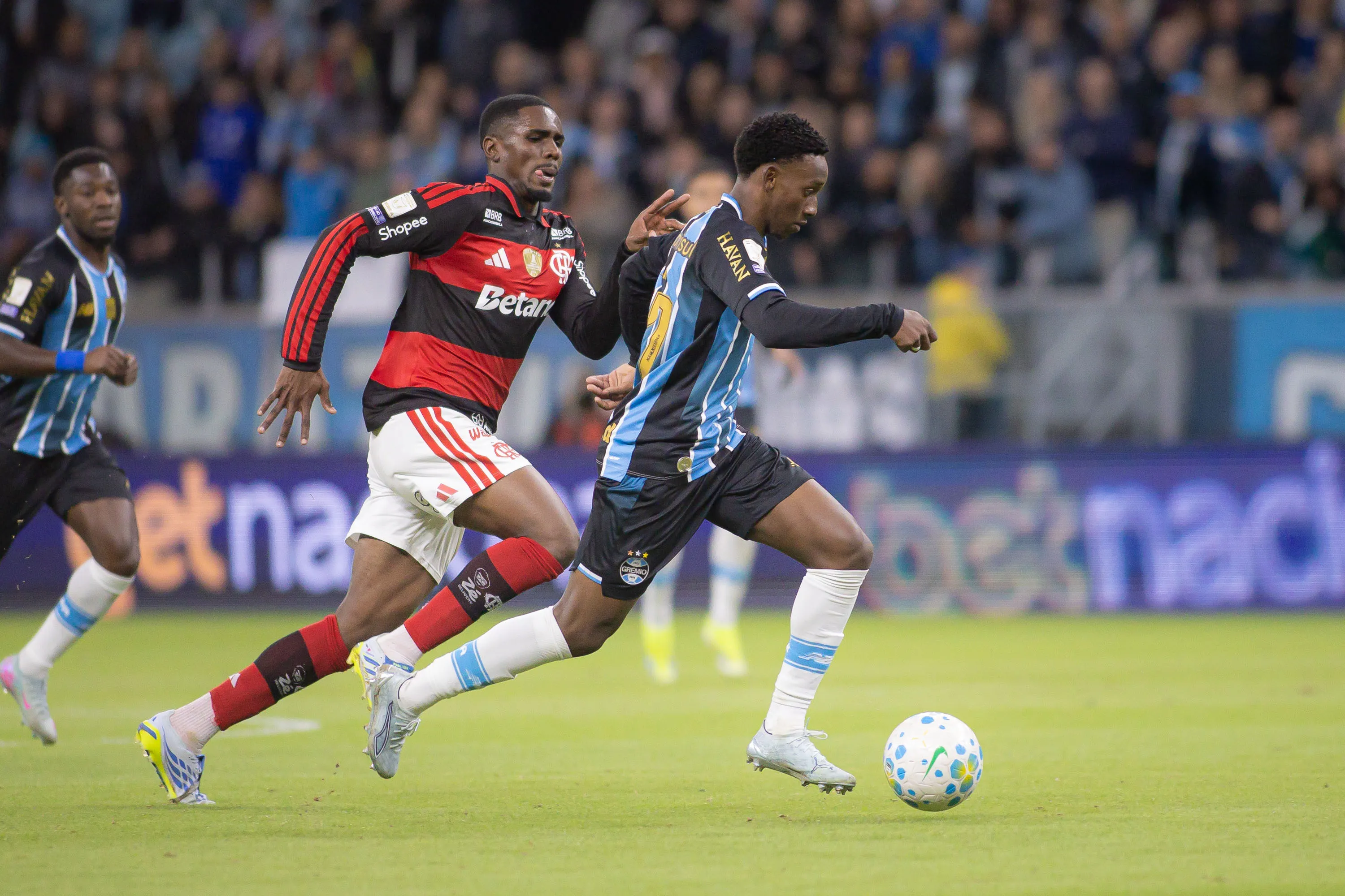 Gabriel Mec foi um dos poucos destaques positivos contra o Flamengo. Foto: Maxi Franzoi/AGIF