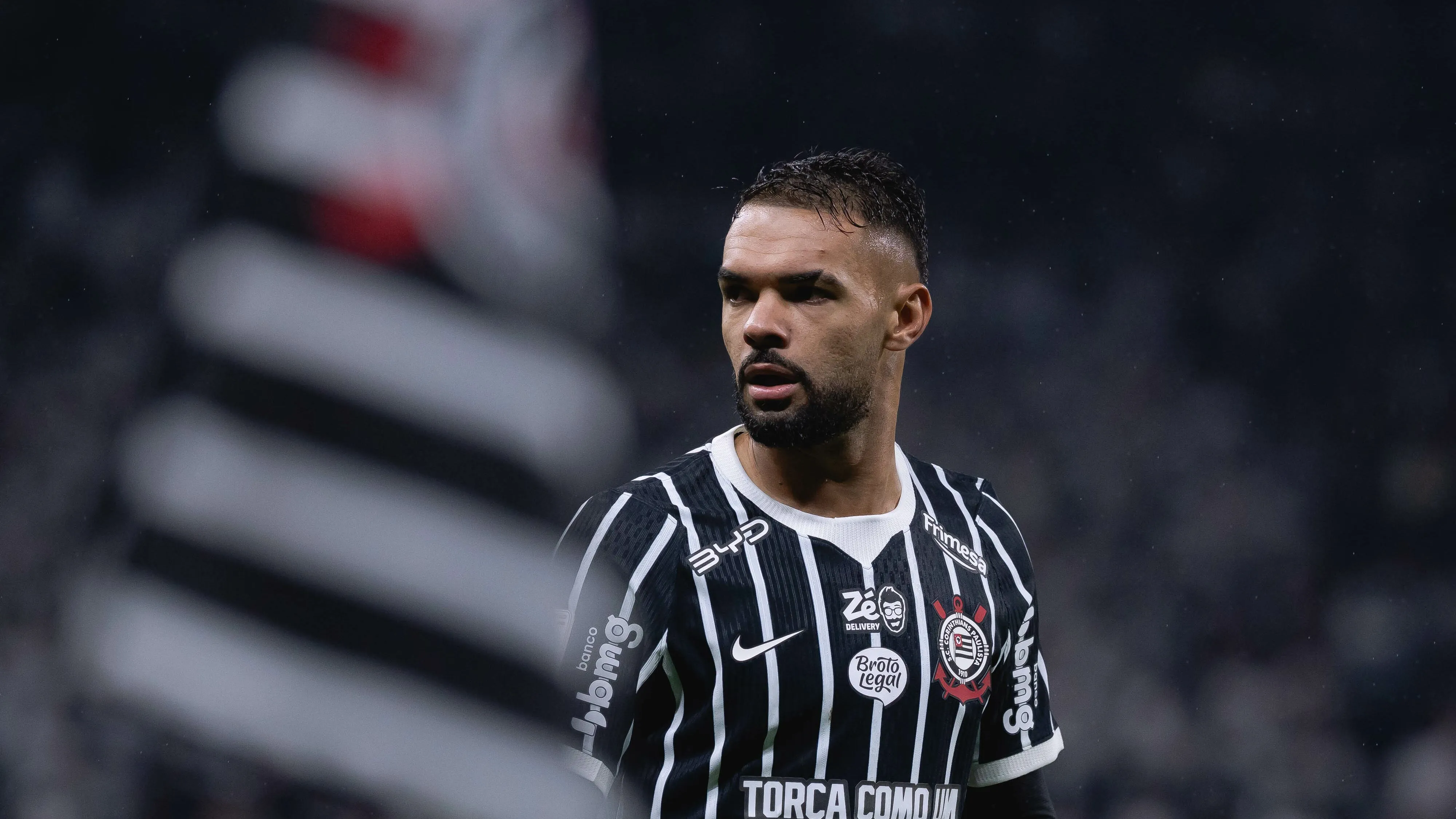 Raniele falhou, mas fez um dos gols da vitória de 3 a 2 sobre o São Paulo – Foto: Ettore Chiereguini/AGIF