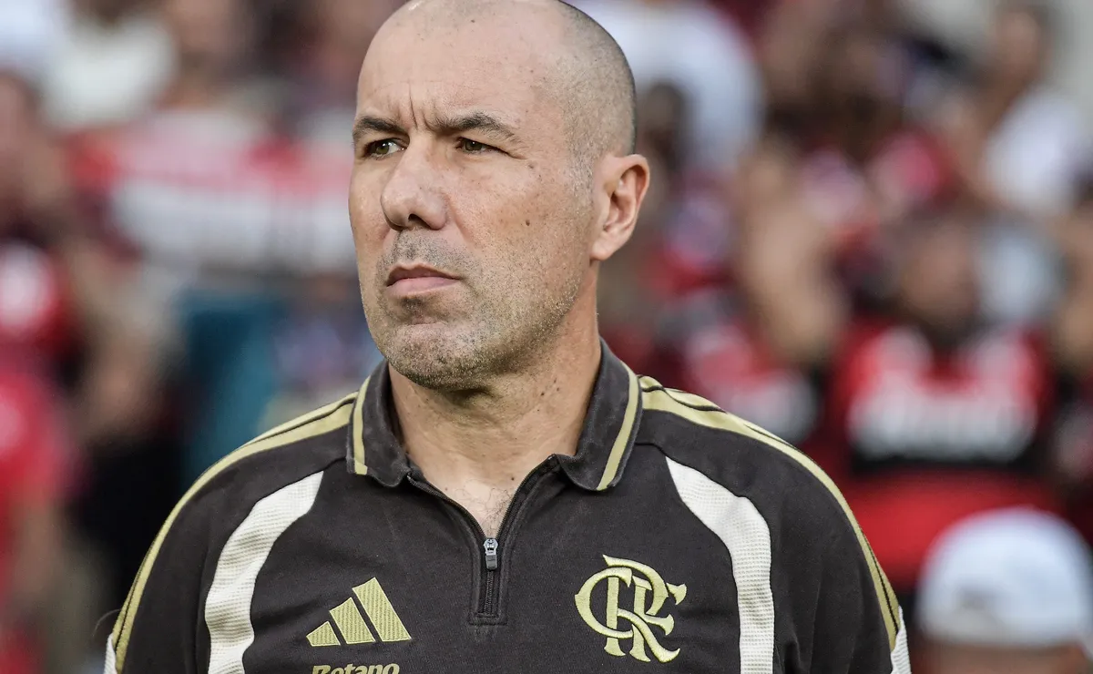 Leonardo Jardim expõe estratégia do Flamengo para contratação de reforços
