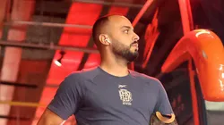 Artur Cabral jogador do Botafogo chegando em partida para enfrentrar o Atlético-MG
