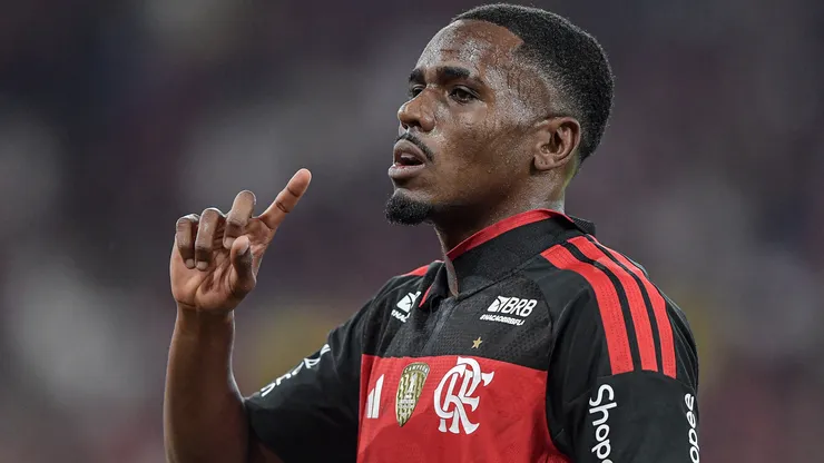 Evertton Araújo vai desfalcar o Flamengo na próxima rodada - Foto: Thiago Ribeiro/AGIF