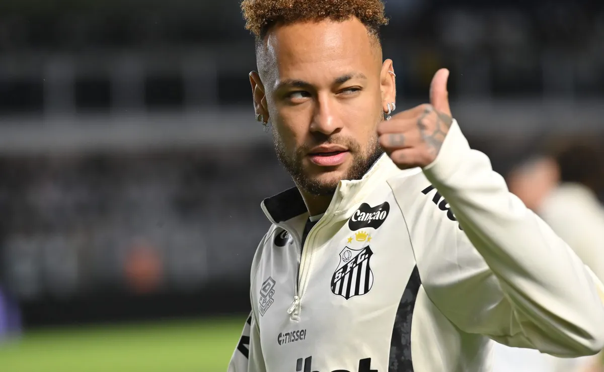 Rivellino defende presença de Neymar como reserva na Copa do Mundo: “Faz a diferença”