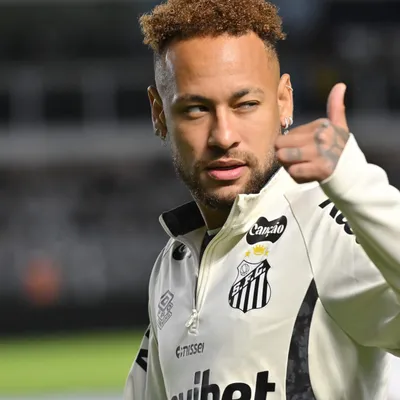 Rivellino defende presença de Neymar como reserva na Copa do Mundo