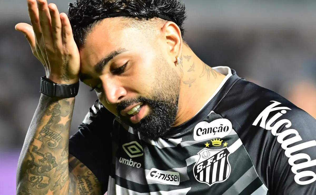 Cuca quebra o silêncio e explica Gabigol no banco em Santos x Bragantino