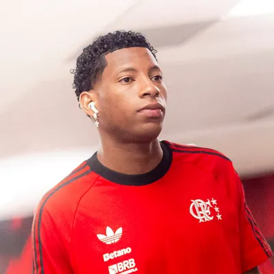 Plata sente dores contra o Grêmio e pode ser poupado contra o Vitória
