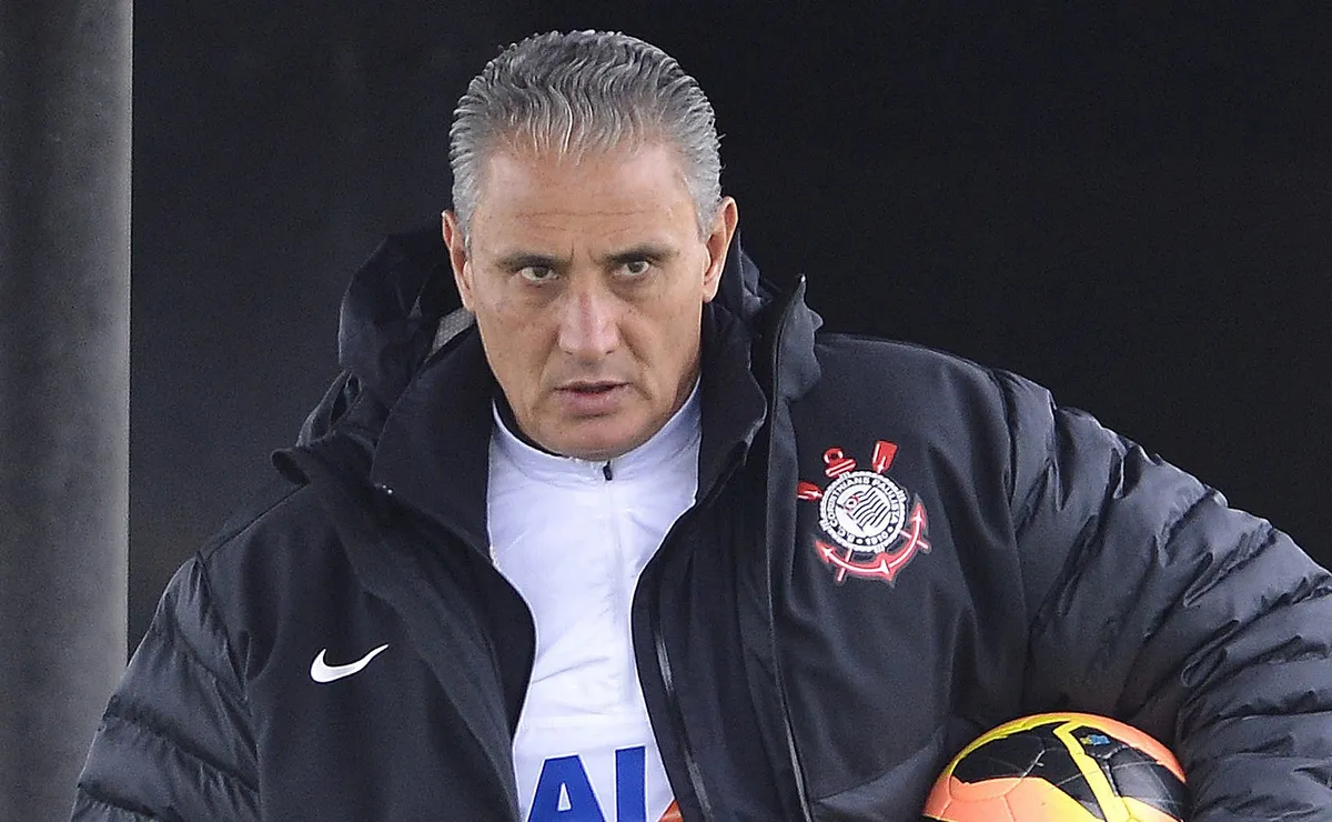 Tite pede desculpas ao Corinthians publicamente por situação ocorrida em 2023