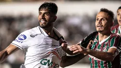 Indio jogador do Operario disputando bola com Rene Jogador do Fluminense durante partida contra o Fluminense no estadio Germano Kruger pelo campeonato Copa Do Brasil 2026. Foto: Giovani Baccin/AGIF