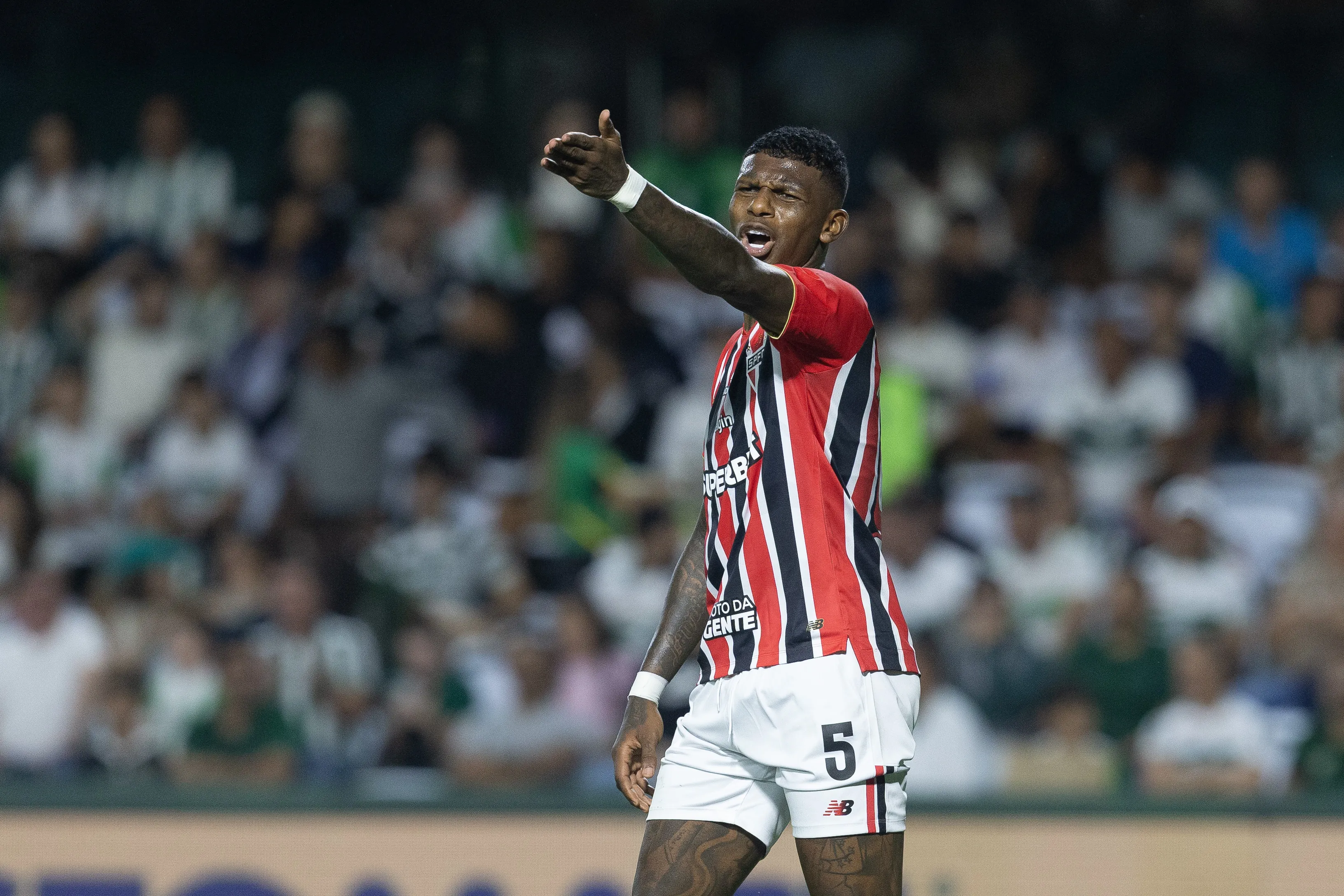 Arboleda fez poucos jogos na temporada. Foto: Hedeson Alves/AGIF
