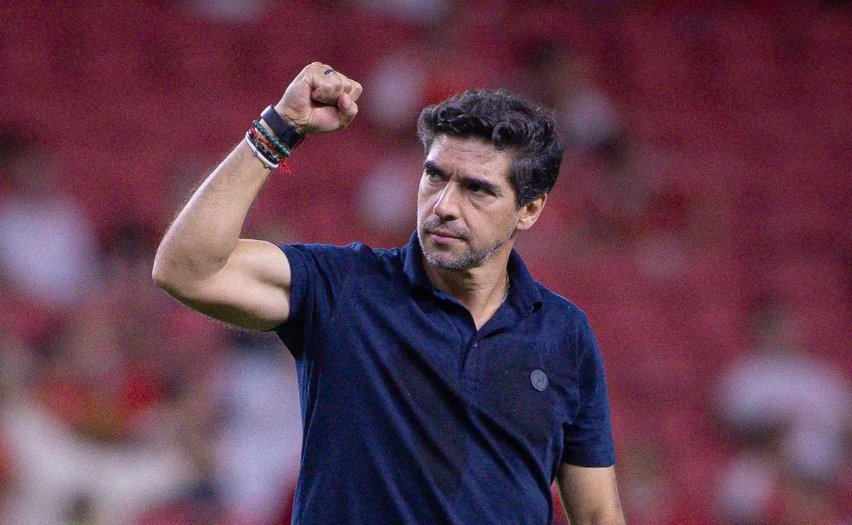 Abel Ferreira prepara duas mudanças no time titular do Palmeiras; veja provável escalação