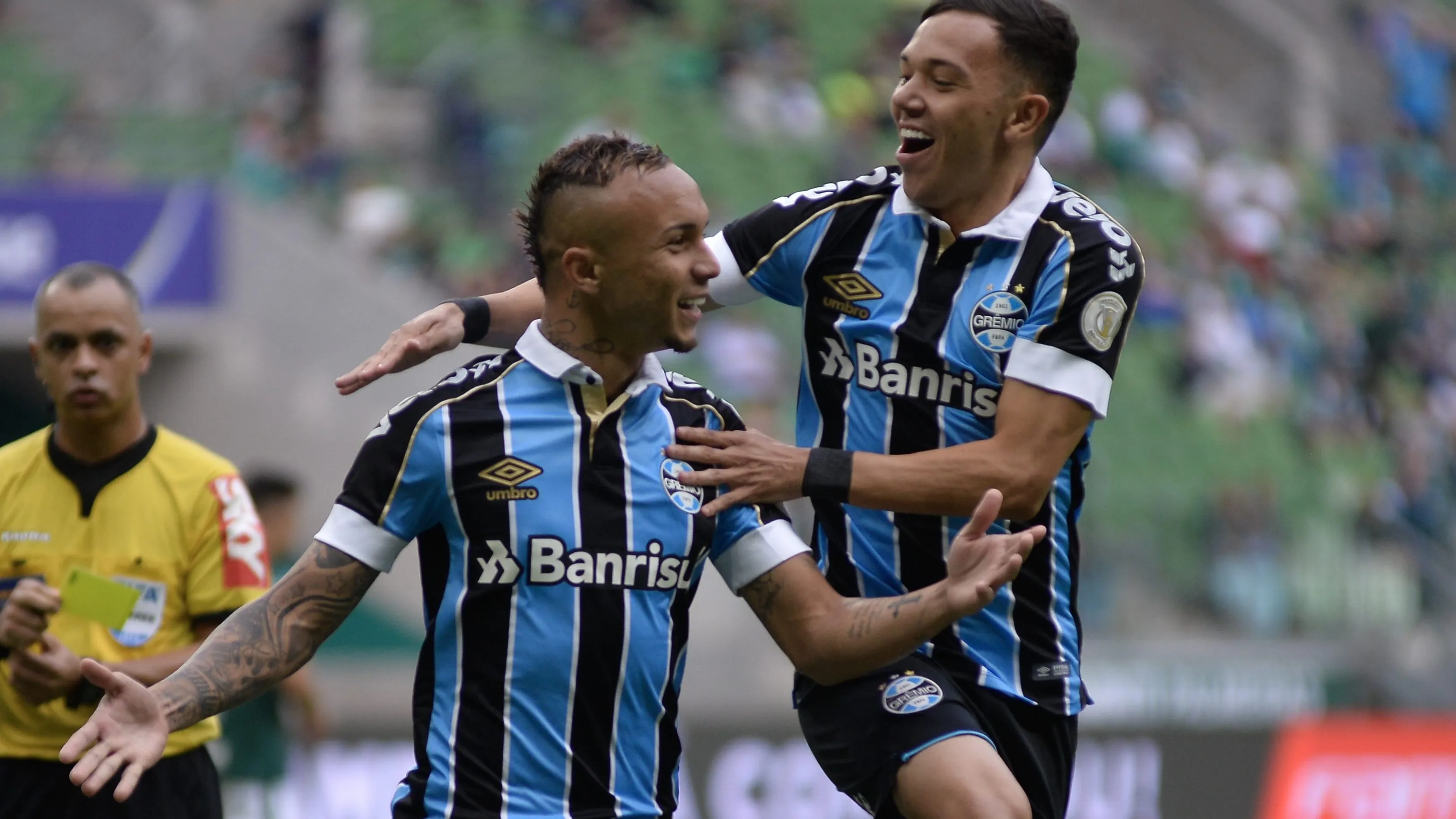 Everton Cebolinha. Foto: Bruno Ulivieri/AGIF