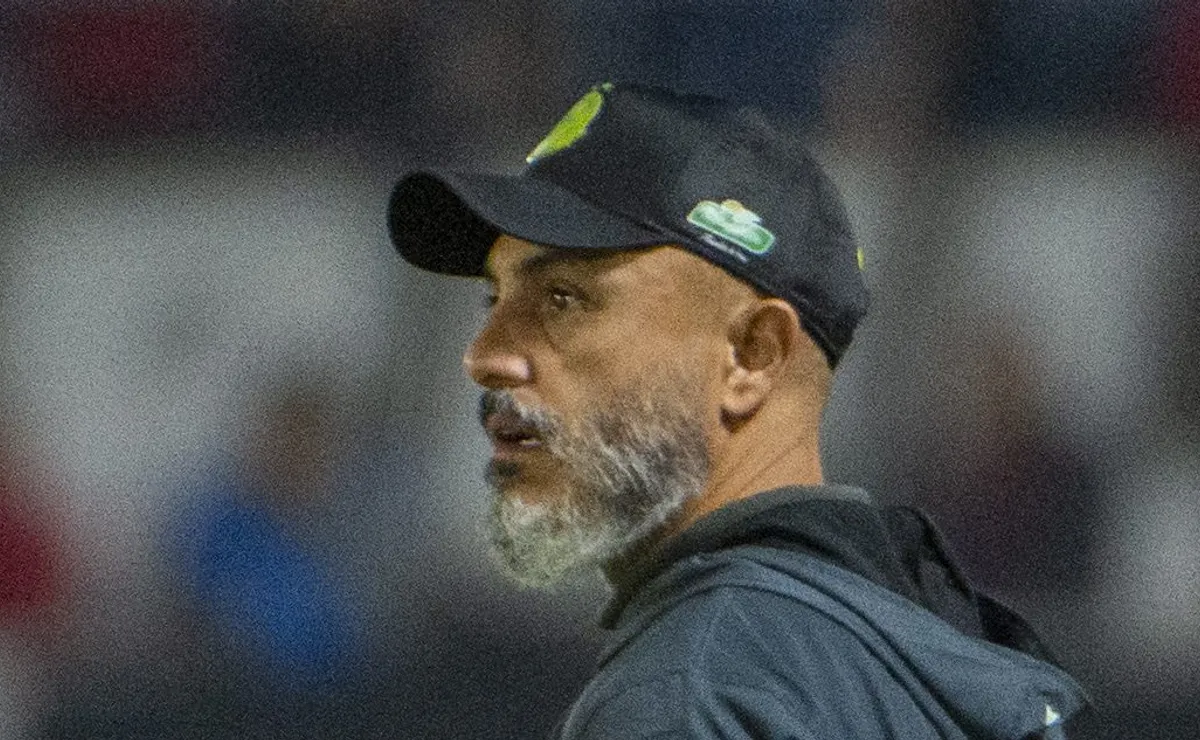 Mirassol desperdiça chances em casa e Guanaes demonstra frustração após empate contra a Chapecoense